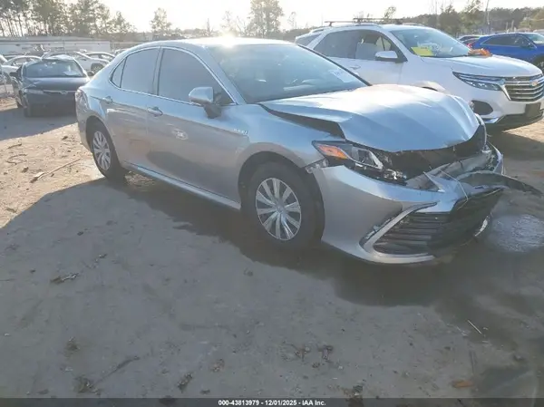 4T1C31AK9MU564735 2021 TOYOTA CAMRY - Image 1