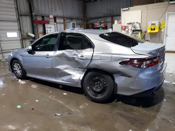 4T1C31AK9MU569546 2021 TOYOTA CAMRY - Image 2