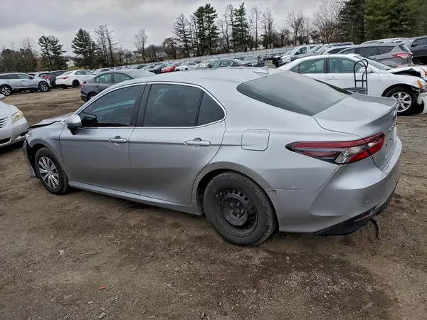 4T1C31AK9NU572464 2022 TOYOTA CAMRY - Image 2