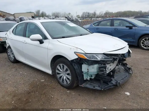 4T1C31AK9NU572495 2022 TOYOTA CAMRY - Image 1