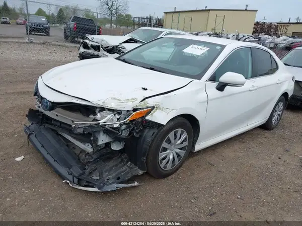 4T1C31AK9NU572495 2022 TOYOTA CAMRY - Image 2