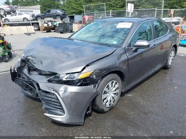 4T1C31AK9NU576160 2022 TOYOTA CAMRY - Image 2