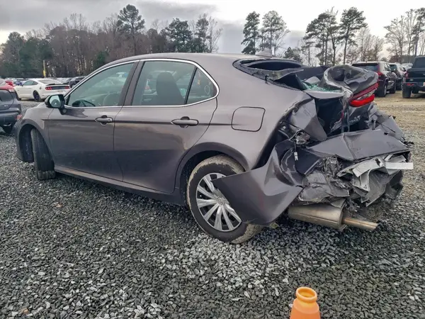 4T1C31AK9NU576563 2022 TOYOTA CAMRY - Image 2