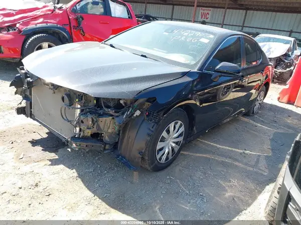 4T1C31AK9NU592164 2022 TOYOTA CAMRY - Image 2