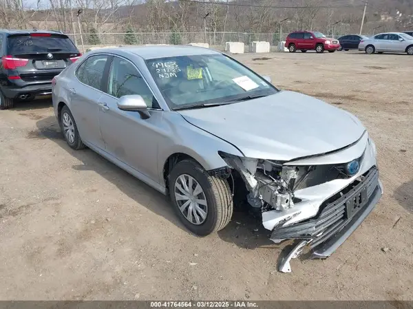 4T1C31AK9NU595842 2022 TOYOTA CAMRY - Image 1