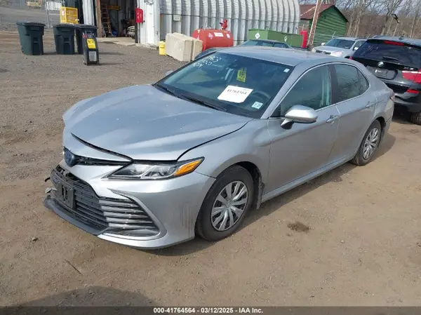 4T1C31AK9NU595842 2022 TOYOTA CAMRY - Image 2