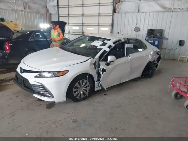 4T1C31AK9PU604137 2023 TOYOTA CAMRY - Image 2