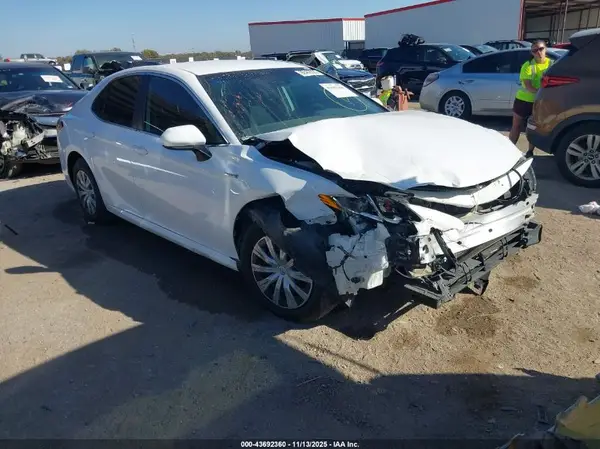 4T1C31AKXLU011221 2020 TOYOTA CAMRY - Image 1