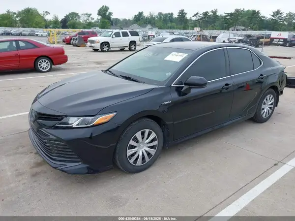 4T1C31AKXLU013681 2020 TOYOTA CAMRY - Image 2