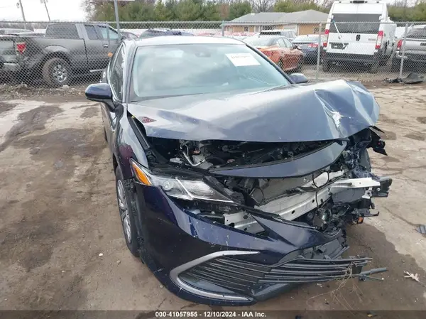 4T1C31AKXMU565585 2021 TOYOTA CAMRY - Image 1