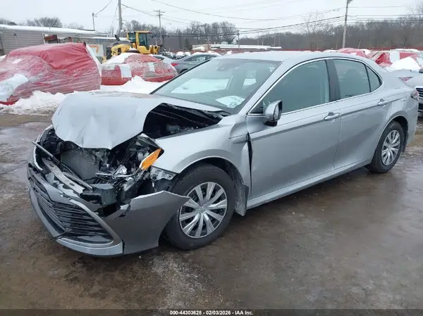 4T1C31AKXNU040186 2022 TOYOTA CAMRY - Image 2