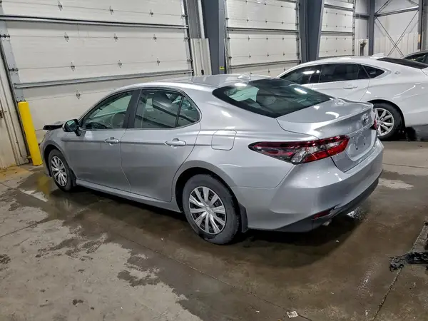 4T1C31AKXNU571047 2022 TOYOTA CAMRY - Image 2