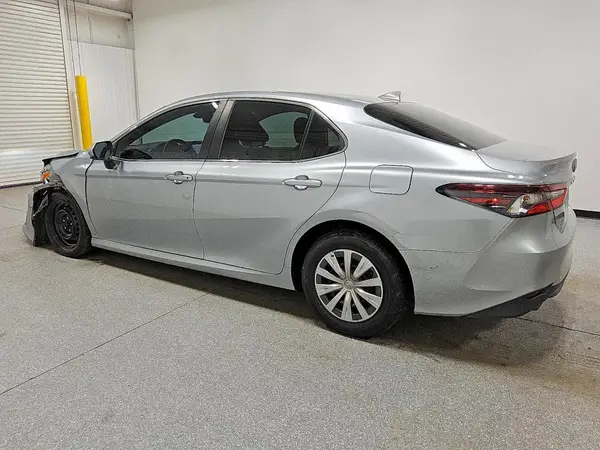 4T1C31AKXNU573817 2022 TOYOTA CAMRY - Image 2