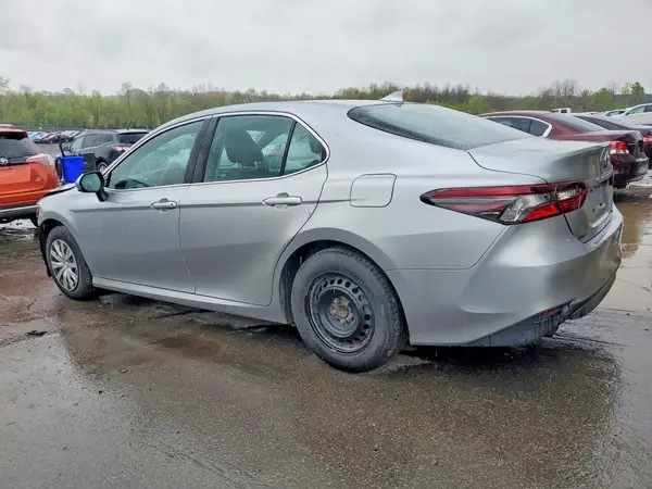 4T1C31AKXNU577883 2022 TOYOTA CAMRY - Image 2