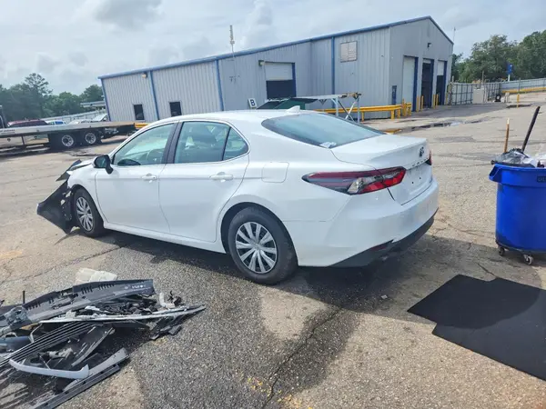 4T1C31AKXNU580976 2022 TOYOTA CAMRY - Image 2
