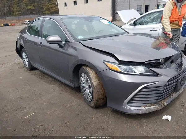 4T1C31AKXNU597101 2022 TOYOTA CAMRY - Image 1
