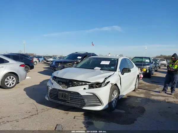 4T1C31AKXPU057668 2023 TOYOTA CAMRY - Image 2