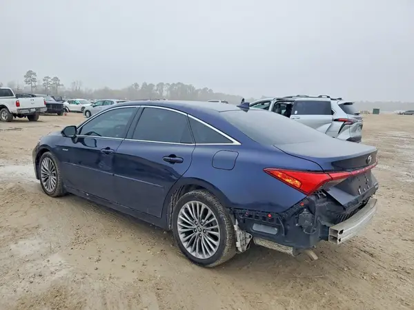 4T1DA1AB1MU010261 2021 TOYOTA AVALON - Image 2