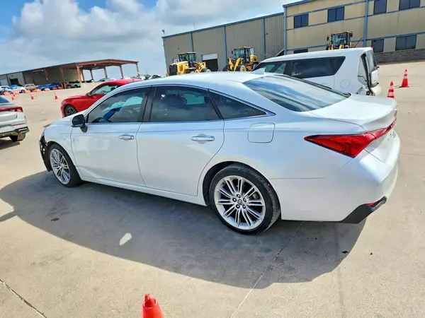4T1DA1AB5MU010795 2021 TOYOTA AVALON - Image 2