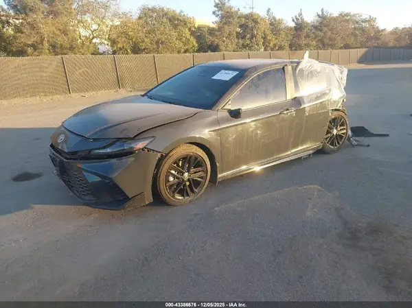 4T1DAACK0SU032696 2025 TOYOTA CAMRY - Image 2