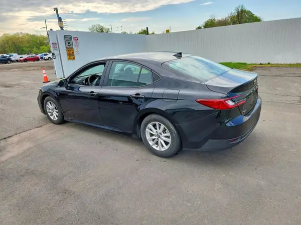 4T1DAACK0SU044685 2025 TOYOTA CAMRY - Image 2