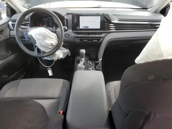 4T1DAACK0SU048705 2025 TOYOTA CAMRY - Image 8