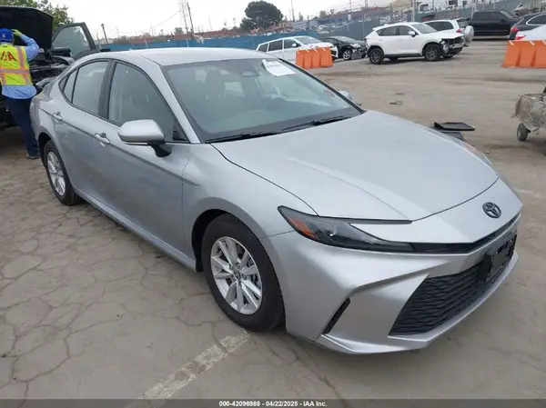 4T1DAACK0SU071742 2025 TOYOTA CAMRY - Image 1