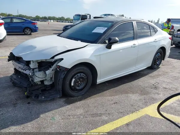 4T1DAACK0SU090436 2025 TOYOTA CAMRY - Image 2