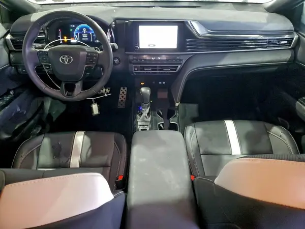 4T1DAACK0SU143068 2025 TOYOTA CAMRY - Image 8