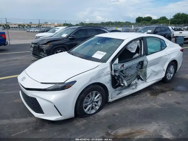4T1DAACK0SU502838 2025 TOYOTA CAMRY - Image 2