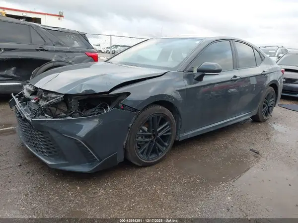 4T1DAACK0SU530705 2025 TOYOTA CAMRY - Image 2