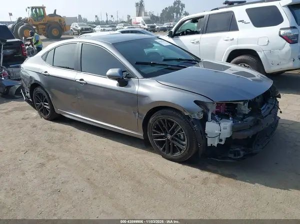 4T1DAACK0SU558763 2025 TOYOTA CAMRY - Image 1