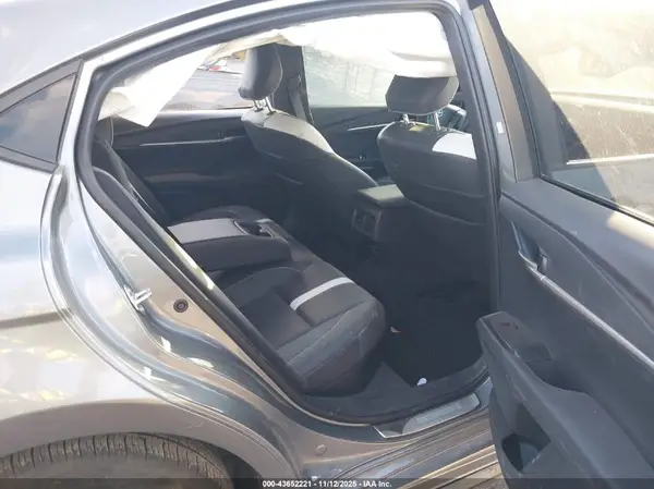 4T1DAACK0SU583078 2025 TOYOTA CAMRY - Image 8