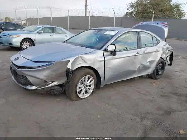 4T1DAACK1SU068896 2025 TOYOTA CAMRY - Image 2