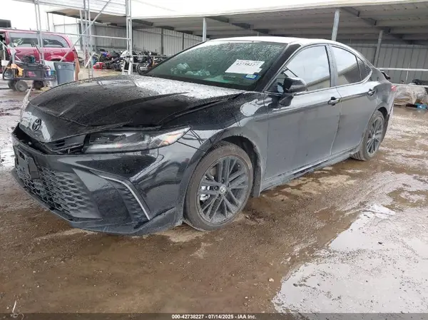 4T1DAACK1SU082796 2025 TOYOTA CAMRY - Image 2