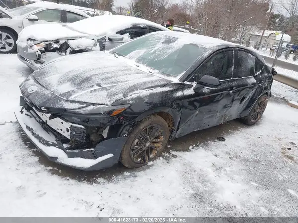 4T1DAACK1SU098268 2025 TOYOTA CAMRY - Image 2