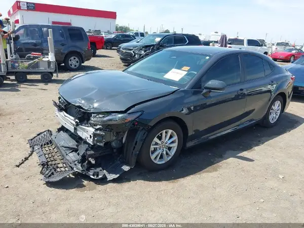 4T1DAACK1SU107552 2025 TOYOTA CAMRY - Image 2