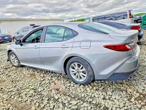 4T1DAACK1SU156993 2025 TOYOTA CAMRY - Image 2