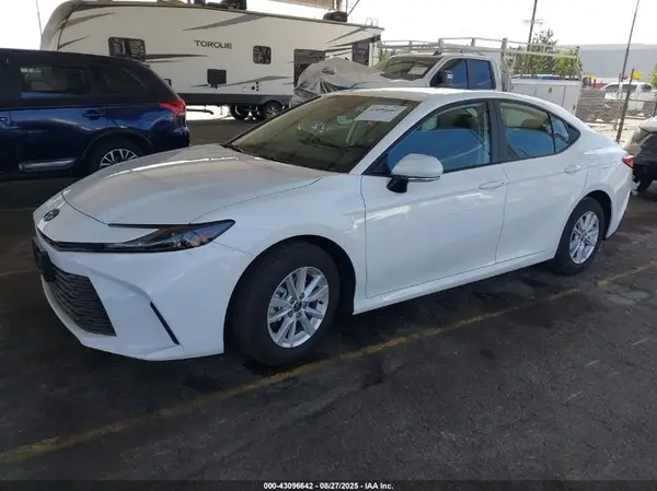 4T1DAACK1SU157027 2025 TOYOTA CAMRY - Image 2