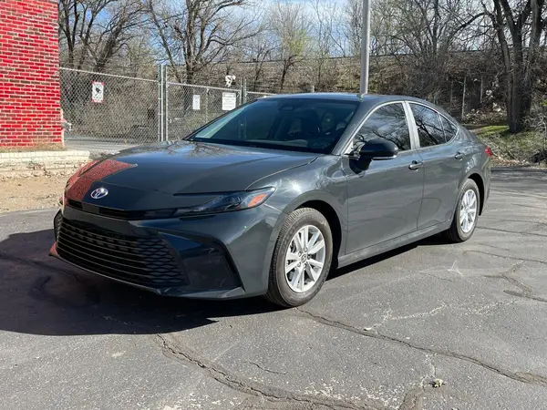 4T1DAACK1SU515064 2025 TOYOTA CAMRY - Image 2