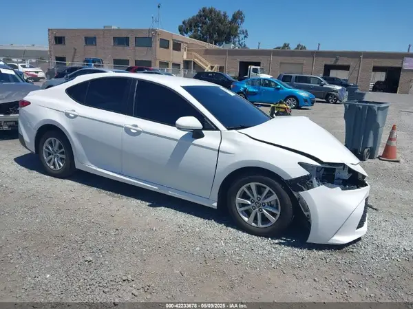4T1DAACK1SU516120 2025 TOYOTA CAMRY - Image 1