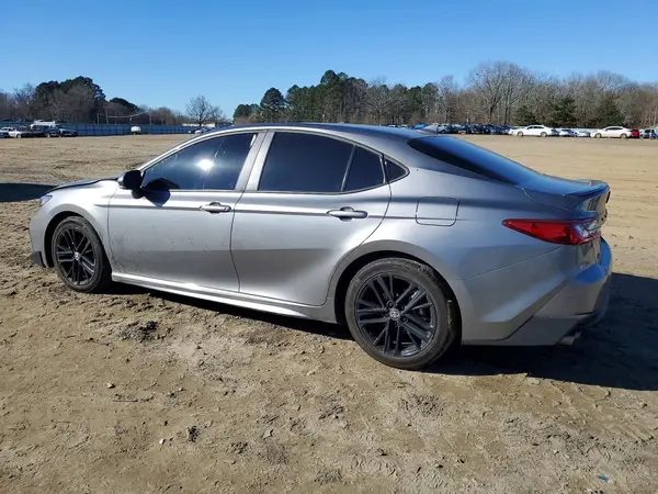 4T1DAACK1SU518465 2025 TOYOTA CAMRY - Image 2