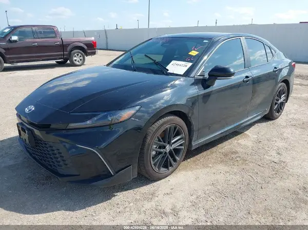4T1DAACK1SU579993 2025 TOYOTA CAMRY - Image 2