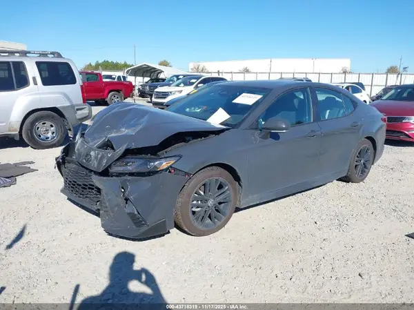4T1DAACK1SU589066 2025 TOYOTA CAMRY - Image 2