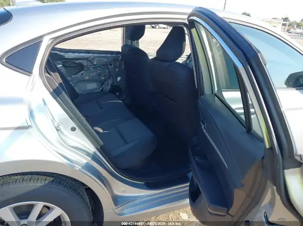 4T1DAACK1SU605766 2025 TOYOTA CAMRY - Image 8