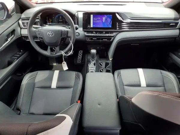 4T1DAACK2SU045918 2025 TOYOTA CAMRY - Image 8