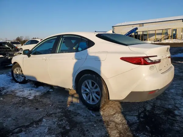 4T1DAACK2SU069166 2025 TOYOTA CAMRY - Image 2