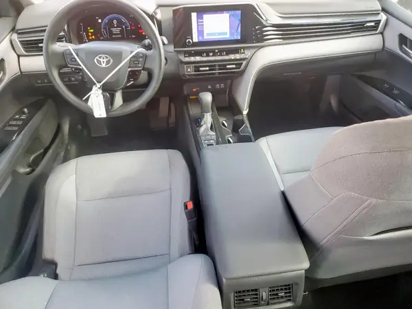 4T1DAACK2SU111674 2025 TOYOTA CAMRY - Image 8