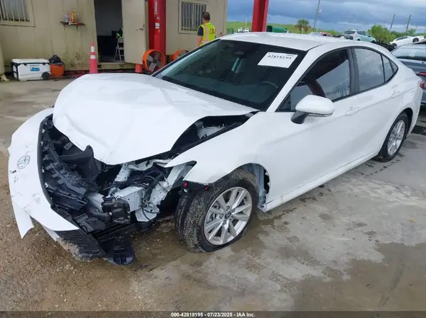 4T1DAACK2SU136266 2025 TOYOTA CAMRY - Image 2