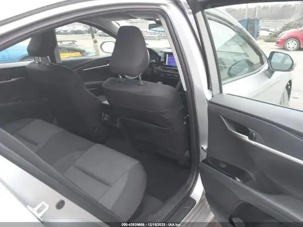 4T1DAACK2SU521116 2025 TOYOTA CAMRY - Image 8